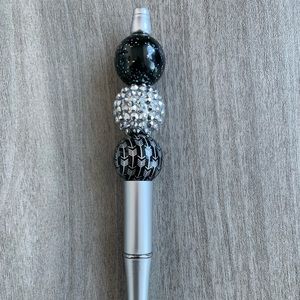 I make beaded pens! I also take custom orders!
